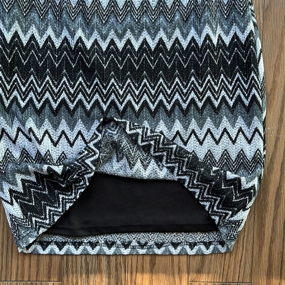 Lightweight sweater dress size small - Picture 8 of 11